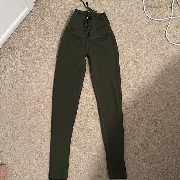 Splits 59 NEW green lace up legging XS